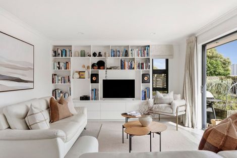 Photo of property in 24 Honiss Place, Cambridge, 3434