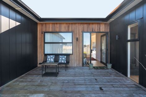 Photo of property in 42 Orchard Road, Greytown, 5712