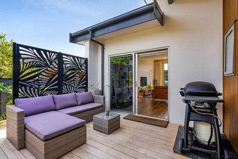 Photo of property in 73 Hine Street, New Plymouth, 4310