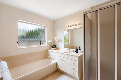 Photo of property in 4 Bishops Close, Greenmeadows, Napier, 4112