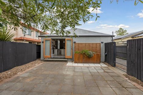 Photo of property in 70 Thackeray Place, Waltham, Christchurch, 8023