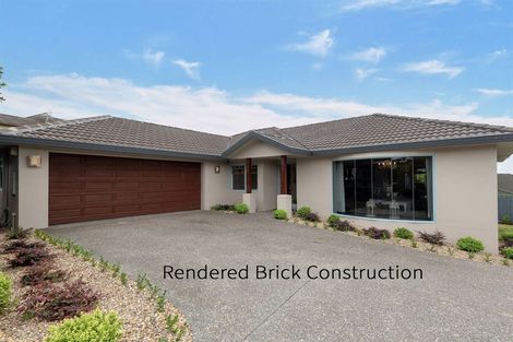 Photo of property in 31 Moyrus Crescent, East Tamaki Heights, Auckland, 2016