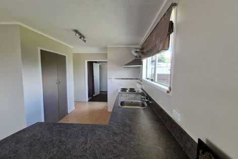 Photo of property in 3 Pukeroa Place, Papakura, 2110