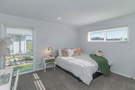 Photo of property in 14 Mowhia Grove, Waitarere, Levin, 5510