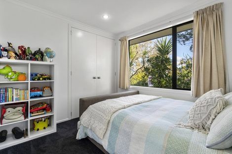 Photo of property in 264 Sunset Road, Windsor Park, Auckland, 0632