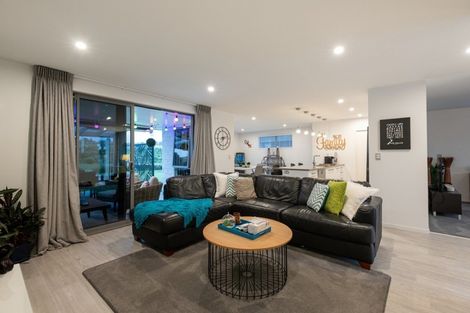 Photo of property in 115 Awataha Crescent, Pyes Pa, Tauranga, 3110