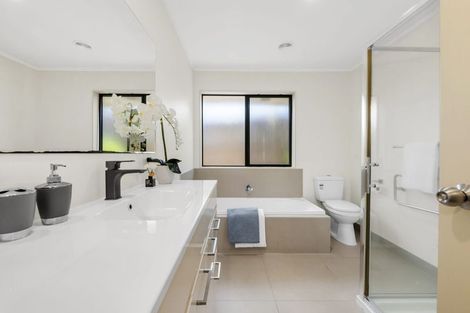 Photo of property in 1/11 Carniew Place, Dannemora, Auckland, 2016