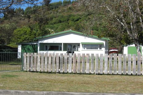 Photo of property in 36 Motuoapa Esplanade, Motuoapa, 3382