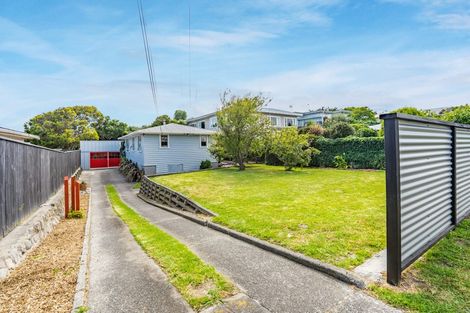 Photo of property in 16 Kaka Road, Raumati Beach, Paraparaumu, 5032