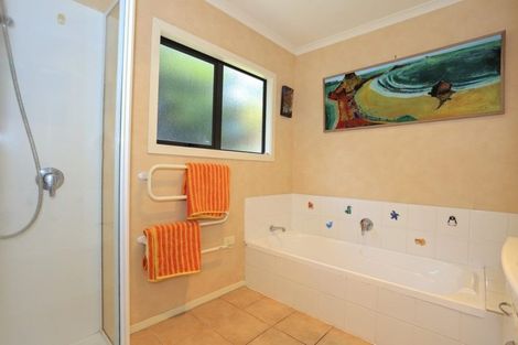 Photo of property in 11 Avon Rise, Welcome Bay, Tauranga, 3112