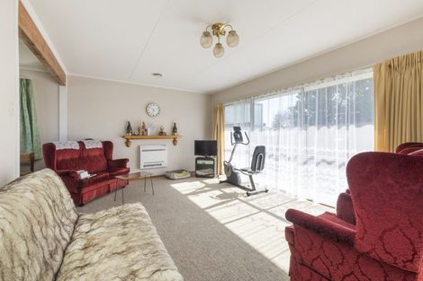 Photo of property in 33 Tararua Terrace, Cloverlea, Palmerston North, 4412