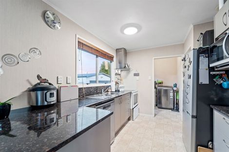 Photo of property in 7 Hindmarsh Street, Henderson, Auckland, 0612