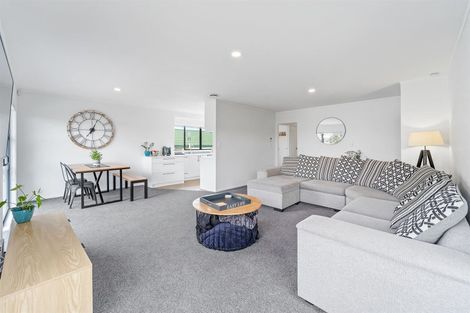 Photo of property in 44 Penton Road, Stanmore Bay, Whangaparaoa, 0932