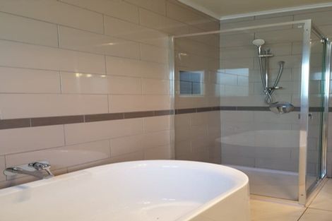 Photo of property in 1/16 Taharoto Road, Takapuna, Auckland, 0622