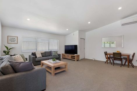 Photo of property in 21 Carento Way, Stanmore Bay, Whangaparaoa, 0932