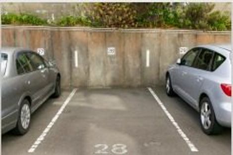 Photo of property in Hobson Court Flats, 11/70 Hobson Street, Thorndon, Wellington, 6011