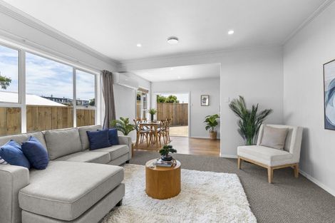 Photo of property in 60 Wallath Road, Westown, New Plymouth, 4310