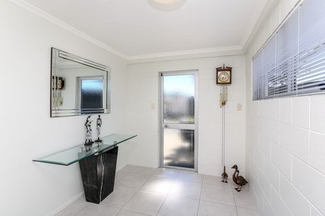 Photo of property in 1 Cabot Place, Frankleigh Park, New Plymouth, 4310