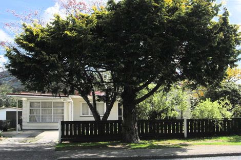 Photo of property in 126 Koutu Road, Kawaha Point, Rotorua, 3010