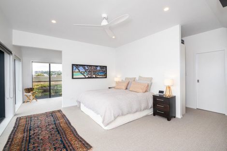 Photo of property in 52 Charles Street, Westshore, Napier, 4110