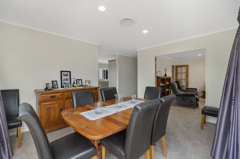 Photo of property in 17d Kinross Drive, Merrilands, New Plymouth, 4312