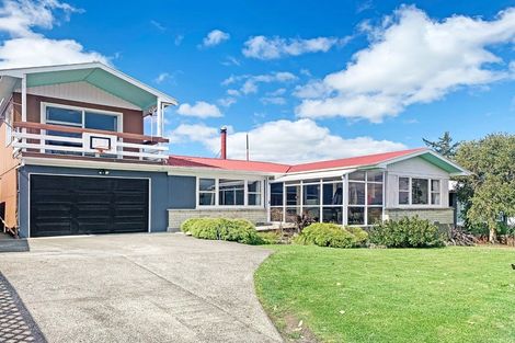 Photo of property in 20 Chamberlain Street, Dannevirke, 4930