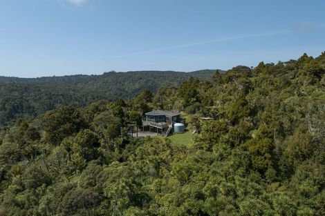 Photo of property in 86 Anawhata Road, Anawhata, New Lynn, 0772