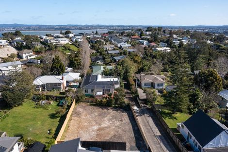Photo of property in 31a Kia Ora Road, Beach Haven, Auckland, 0626