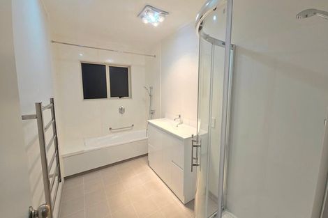 Photo of property in 2/9 Kells Place, Botany Downs, Auckland, 2010