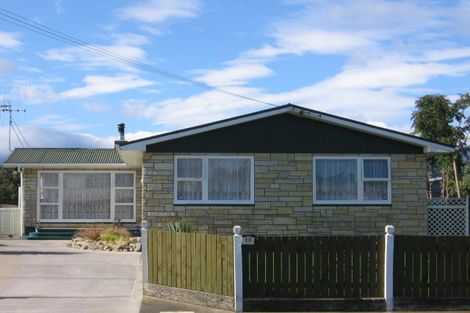 Photo of property in 13 Armagh Street, Levin, 5510