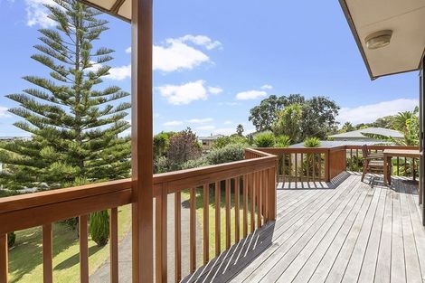 Photo of property in 4 Shakespear Road, Army Bay, Whangaparaoa, 0930