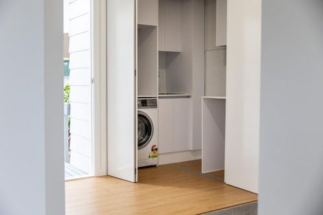 Photo of property in 24 Halloran Place, Massey, Auckland, 0614