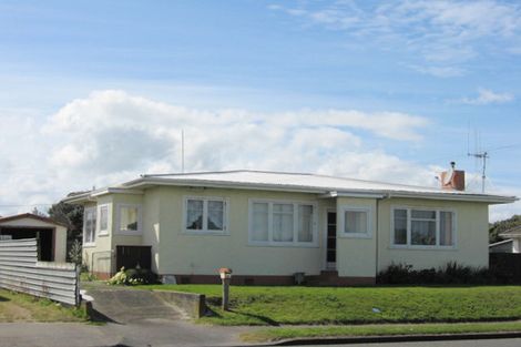 Photo of property in 34 Cornfoot Street, Castlecliff, Whanganui, 4501