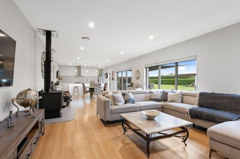 Photo of property in 14 Whitcombe Place, Darfield, 7571