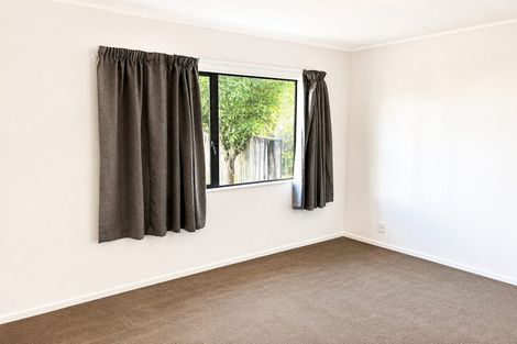 Photo of property in 56 Sutton Crescent, Papakura, 2110