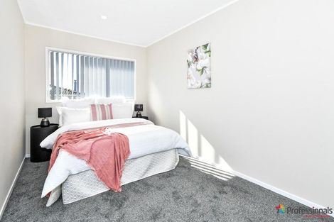 Photo of property in 1/11 Bundena Place, Clendon Park, Auckland, 2103