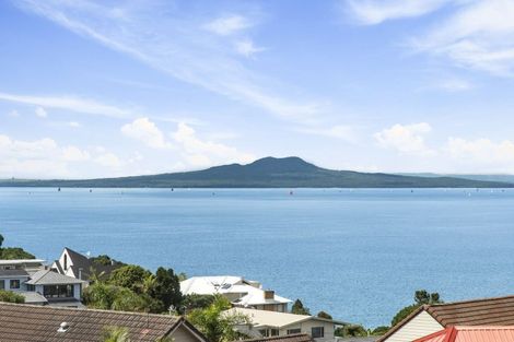 Photo of property in 2/11 Ridge Road, Waiake, Auckland, 0630