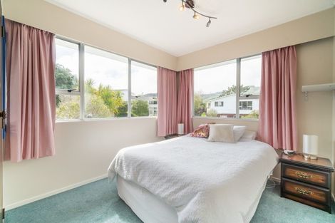 Photo of property in 116 Taylor Terrace, Tawa, Wellington, 5028