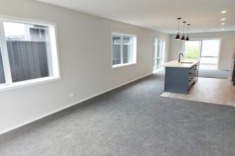 Photo of property in 4 Thornbury Lane, Timberlea, Upper Hutt, 5018