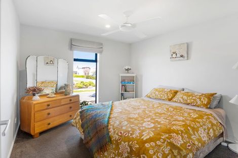 Photo of property in 17 Aroha Street, Pegasus, 7612