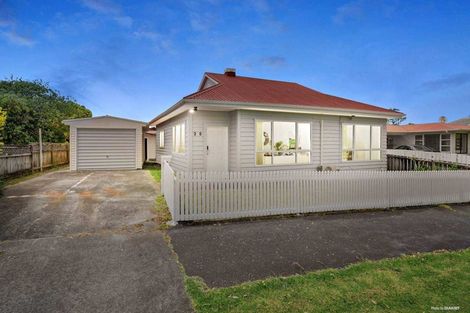 Photo of property in 20 Lynbrooke Avenue, Blockhouse Bay, Auckland, 0600