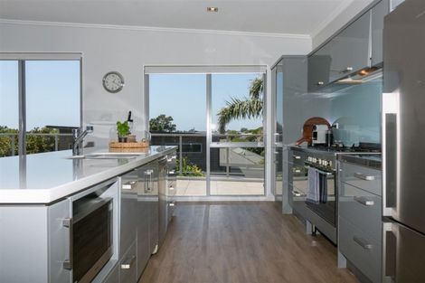 Photo of property in 18 Parkvue Drive, Bell Block, New Plymouth, 4312