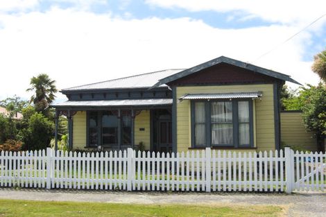 Photo of property in 137 Peel Street, Westport, 7825