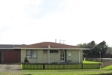 Photo of property in 2 Tiverton Crescent, Whalers Gate, New Plymouth, 4310