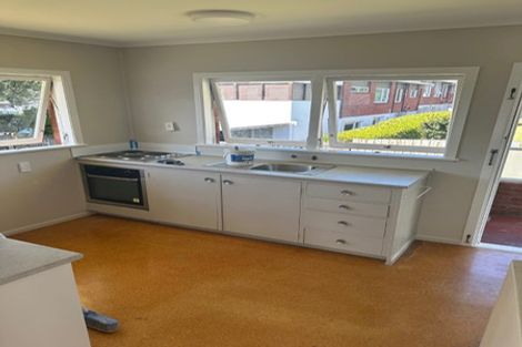 Photo of property in 2/18a Fenwick Avenue, Milford, Auckland, 0620