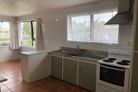 Photo of property in 215 Birkdale Road, Birkdale, Auckland, 0626