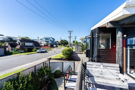 Photo of property in 2 Tahi Road, Paraparaumu Beach, Paraparaumu, 5032