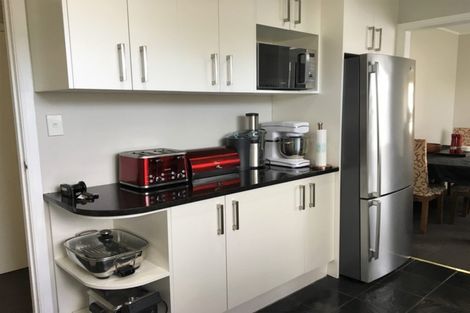 Photo of property in 1 Iorangi Place, Hillpark, Auckland, 2102