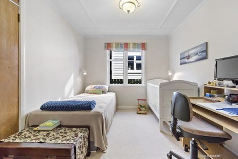 Photo of property in 137 Severn Street, Island Bay, Wellington, 6023