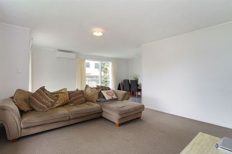 Photo of property in 11 Litchfield Place, Clarks Beach, 2122